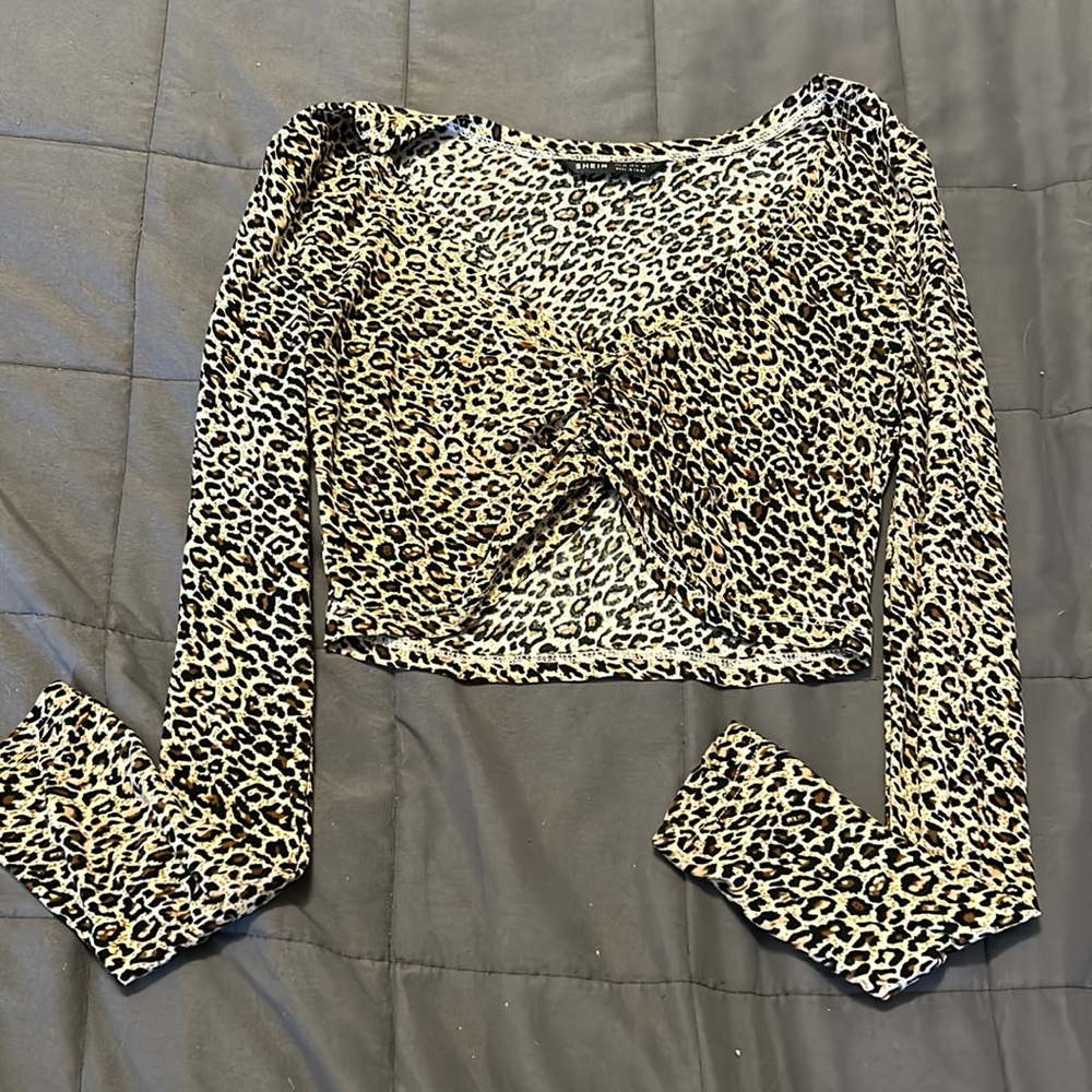 Long Sleeve Cheetah Print Crop Top